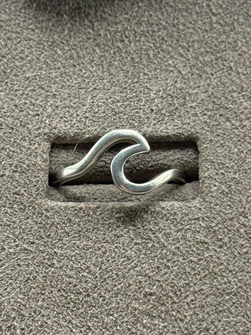 Silver Wave Ring - women Minimalist Band